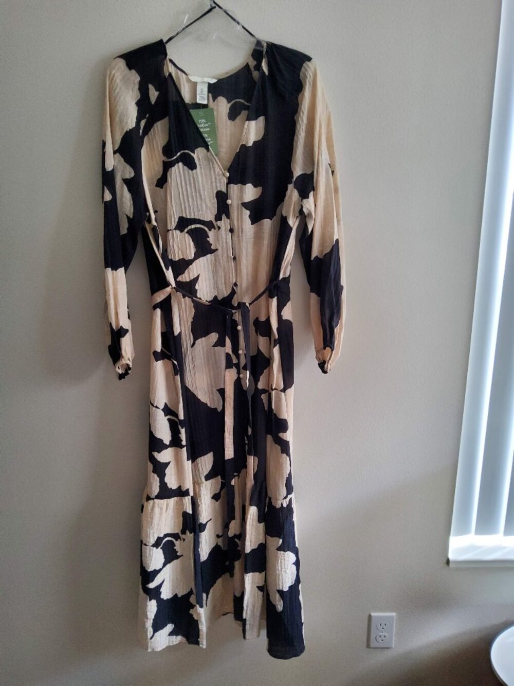 H&M Sheer Floral dress Size L in tan and black